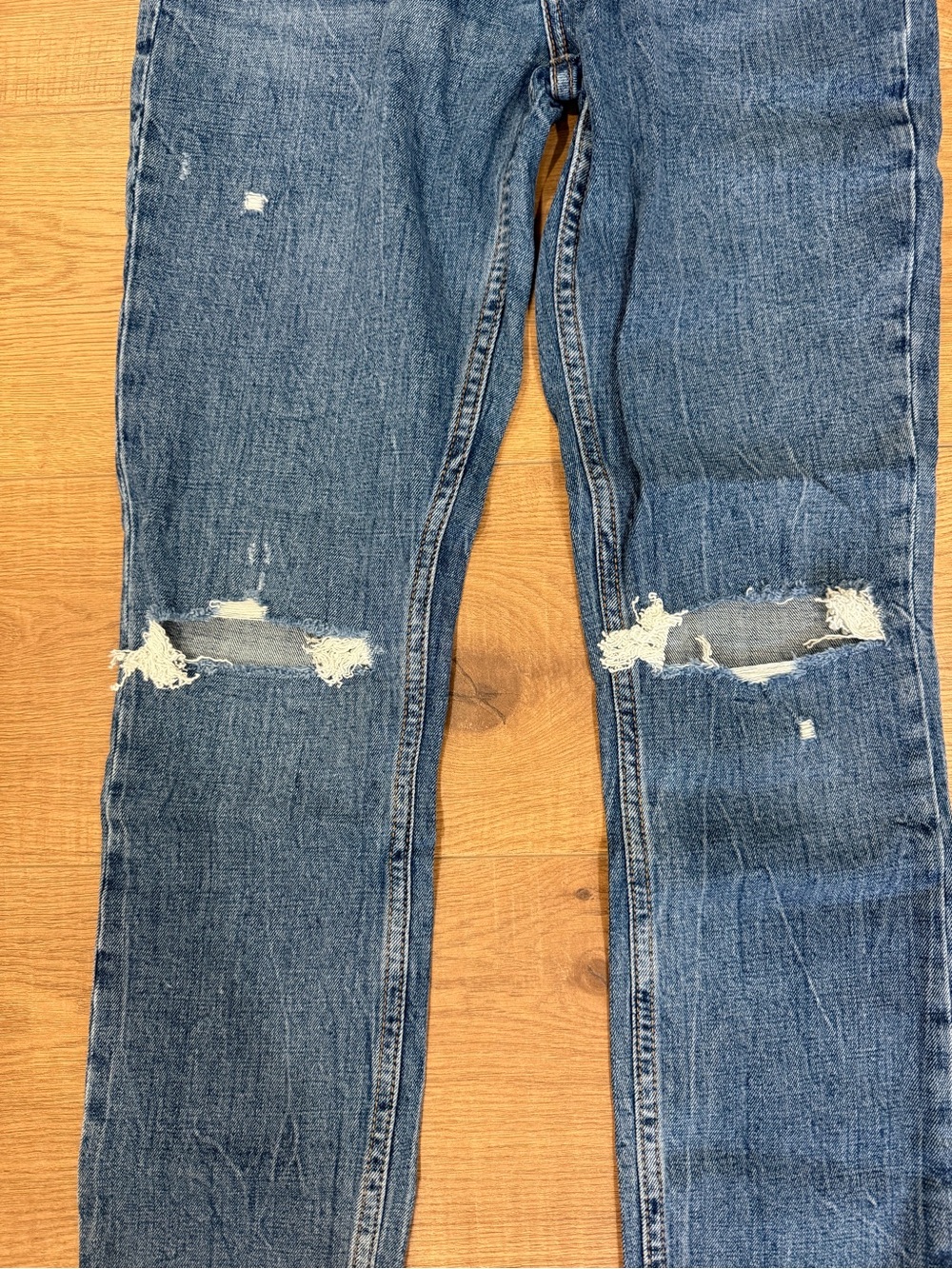 Abercrombie & Fitch The Skinny High Rise Jeans - Medium Blue - Picture 5 of 6